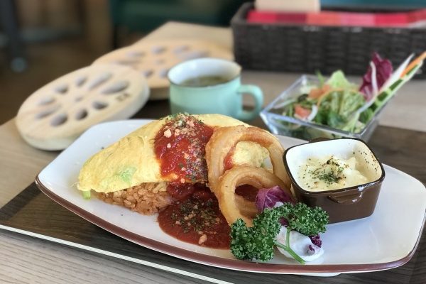 キャベツとトマトのオムライスランチ キャベツとトマトのオムライスランチ