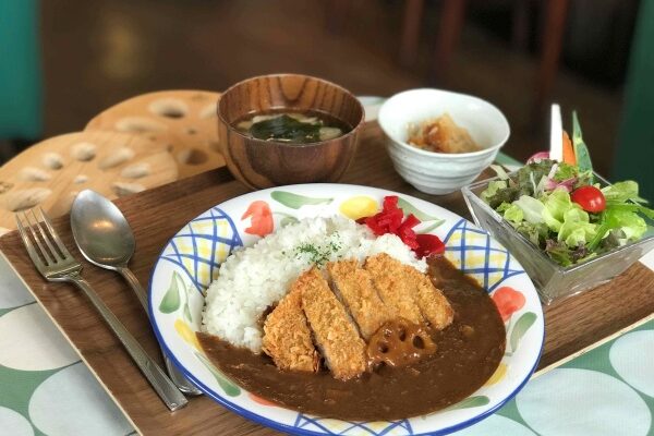 牛すじ蓮根ヒレカツカレーセット