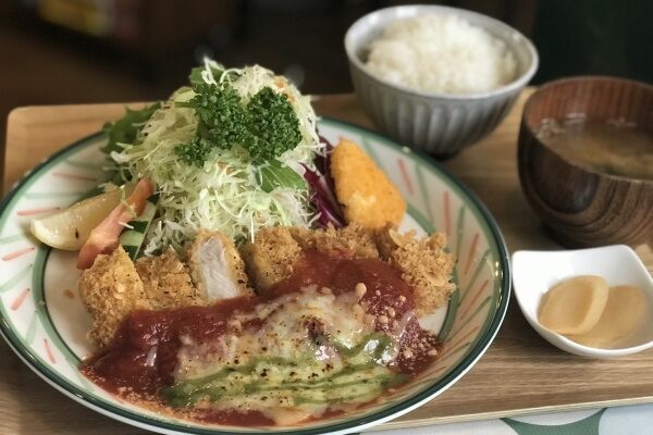 トマトチーズカツ御膳